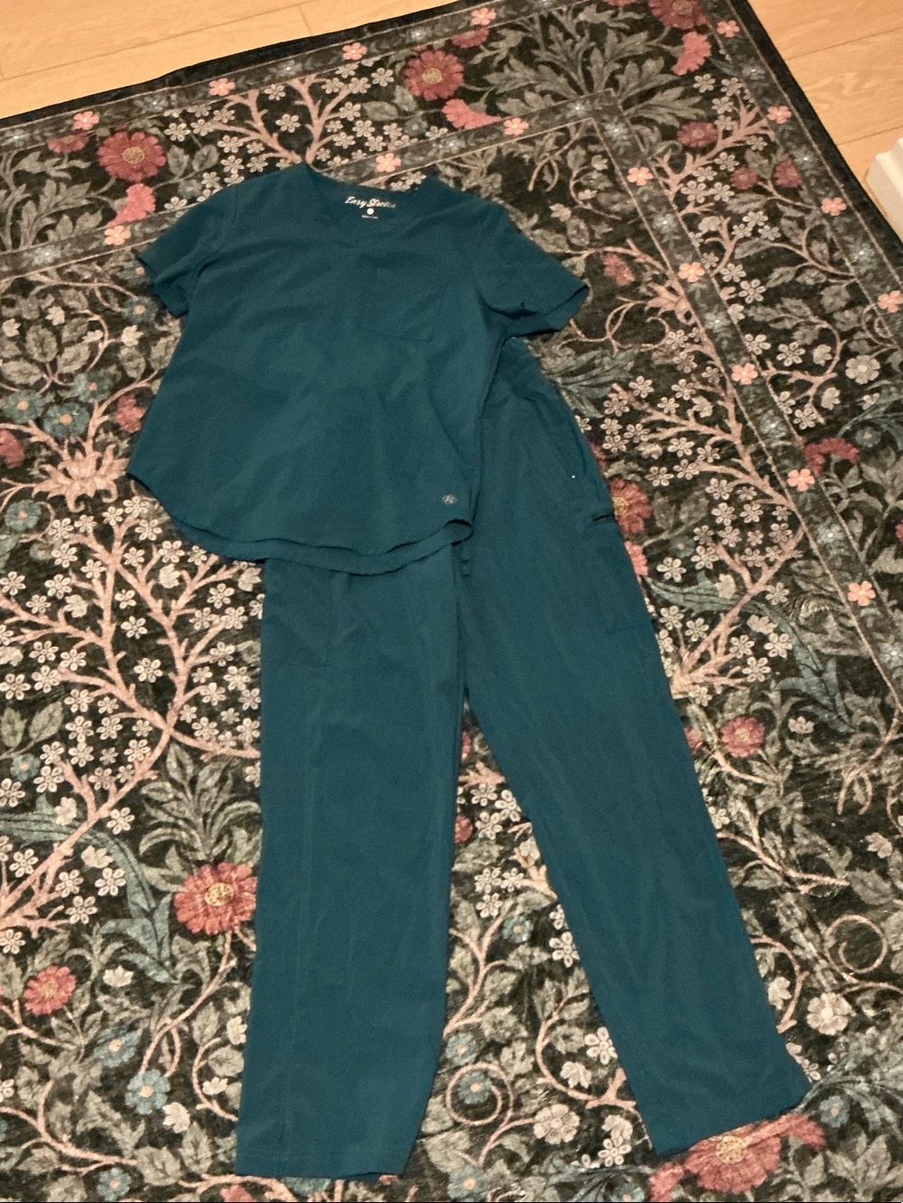 Easy stretch scrub set